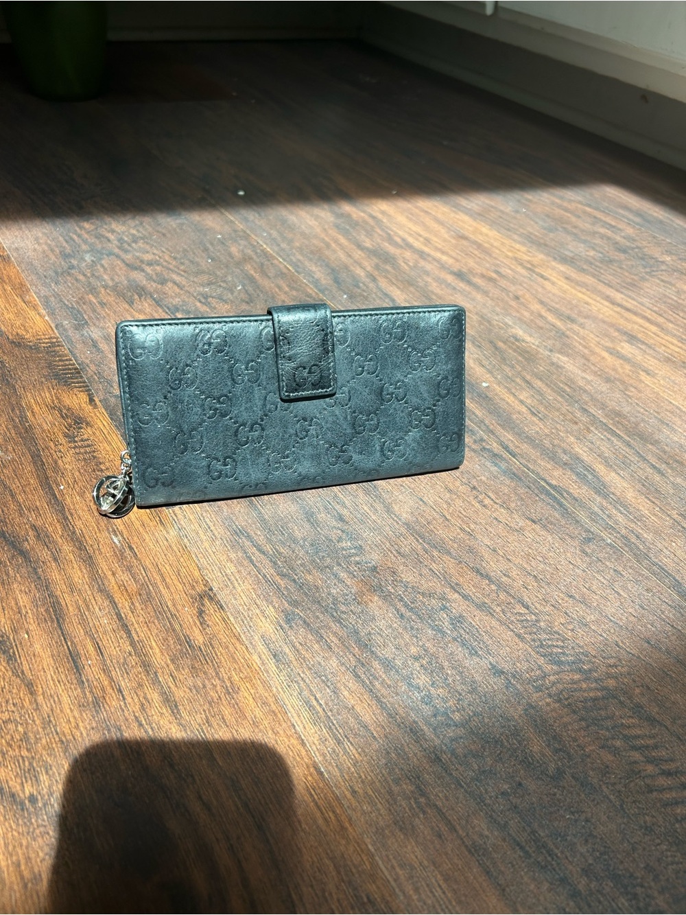 Gucci Black Embossed GG Leather Wallet with Silver Charm - Picture 7 of 7